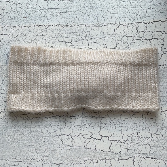 FREE Ear Warmer w/ Any Purchase! - Picture 2 of 3